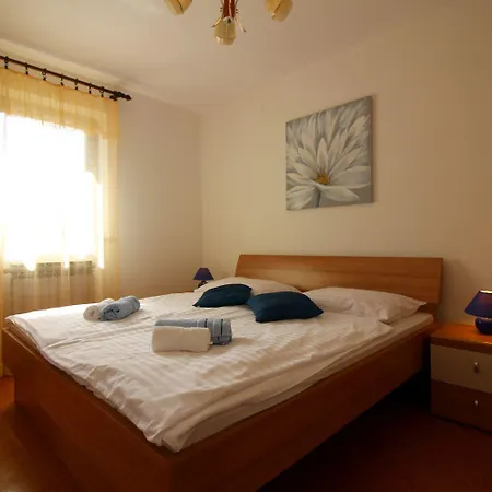 Apartman Charmantes Mit Privatem Balkon, Privatparkplatz, Wifi Und Nur 700 Meter Zum *