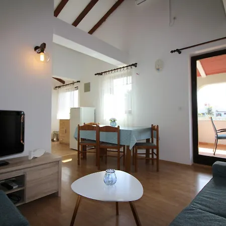Διαμέρισμα Charmantes Mit Privatem Balkon, Privatparkplatz, Wifi Und Nur 700 Meter Zum *