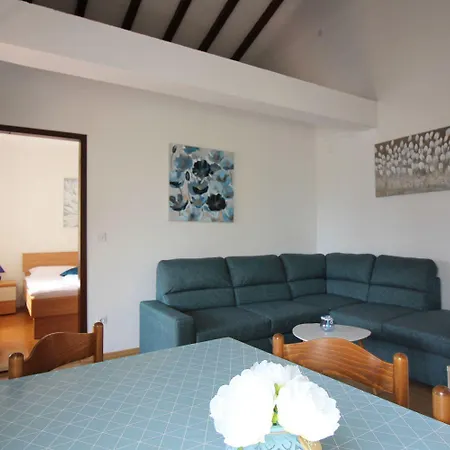 Διαμέρισμα Charmantes Mit Privatem Balkon, Privatparkplatz, Wifi Und Nur 700 Meter Zum Πόρετς