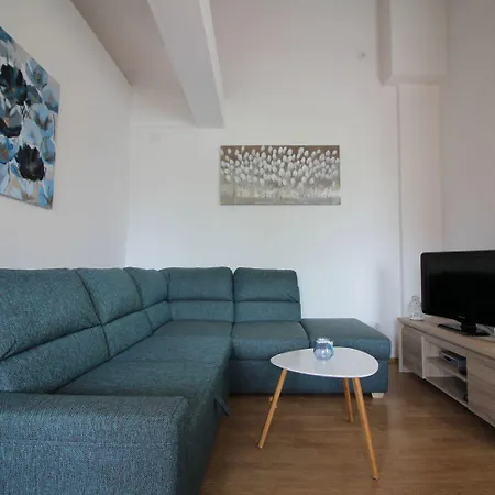 Διαμέρισμα Charmantes Mit Privatem Balkon, Privatparkplatz, Wifi Und Nur 700 Meter Zum