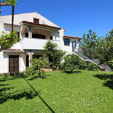 Apartman Charmantes Mit Privatem Balkon, Privatparkplatz, Wifi Und Nur 700 Meter Zum Porec